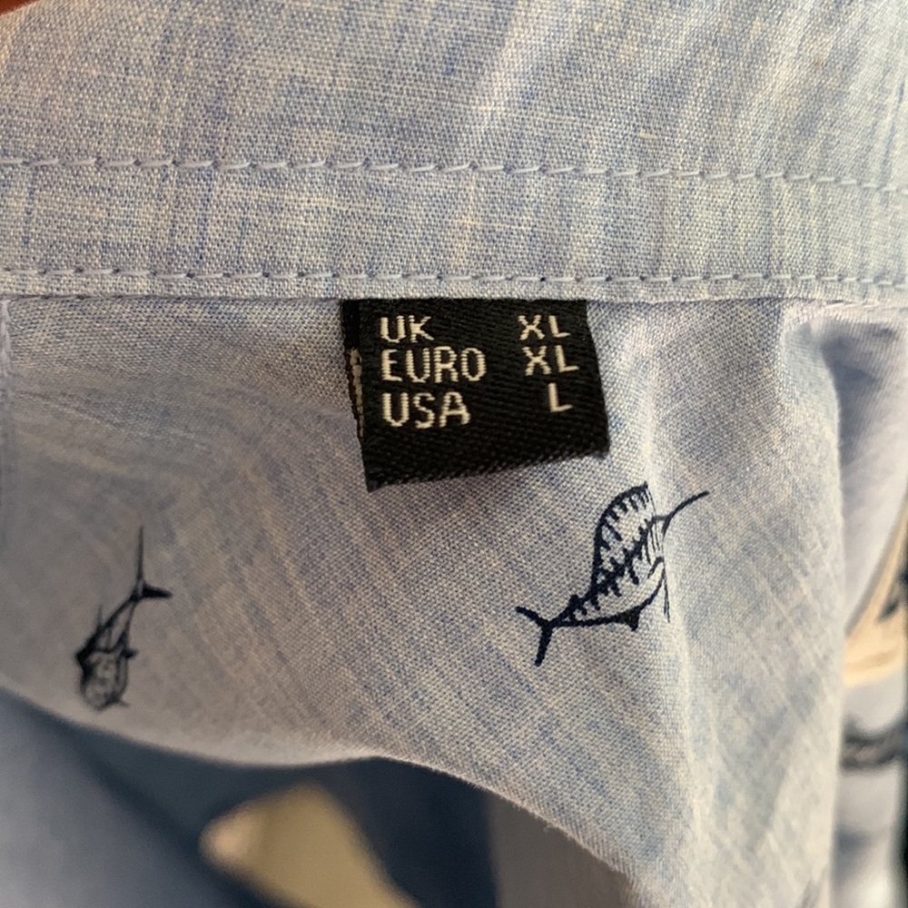 Barbour Blue Summer Chambray Fish & Shark button up NWT - Picture 10 of 10